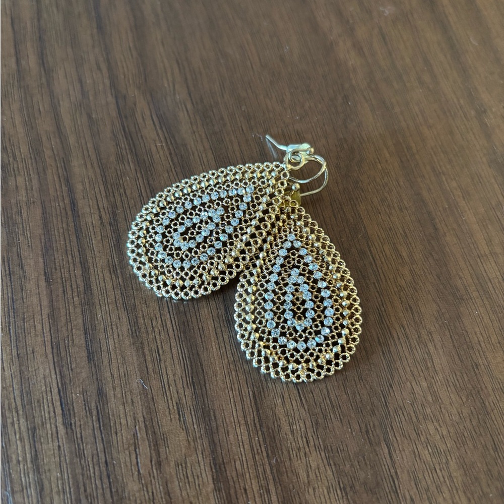 Elegant Gold Teardrop Earrings